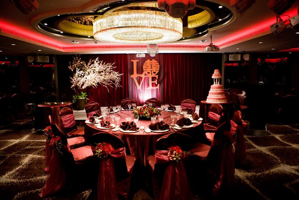 Chateau De Chine Hotel Taoyuan Exterior photo