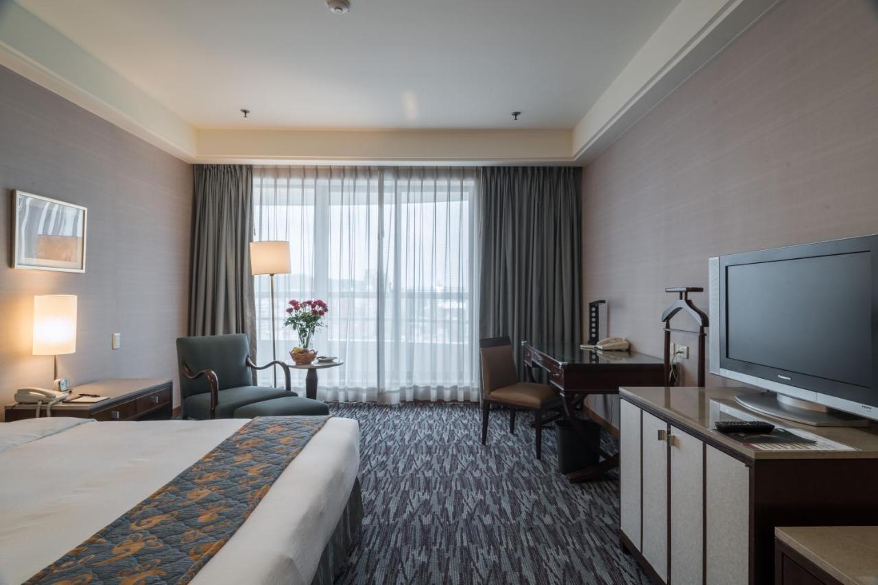 Chateau De Chine Hotel Taoyuan Exterior photo